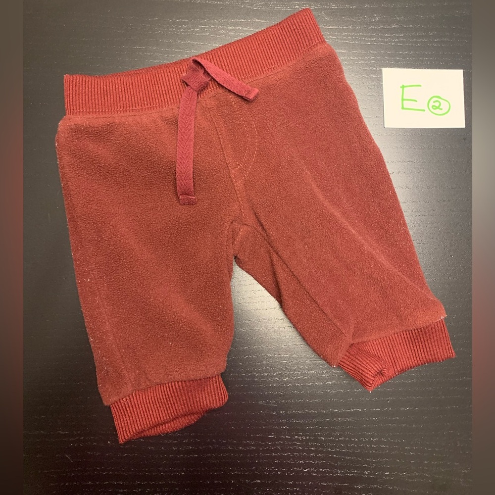 ⭐️5/$10.00⭐️— Old Navy 0-3m Fleece Baby Pants